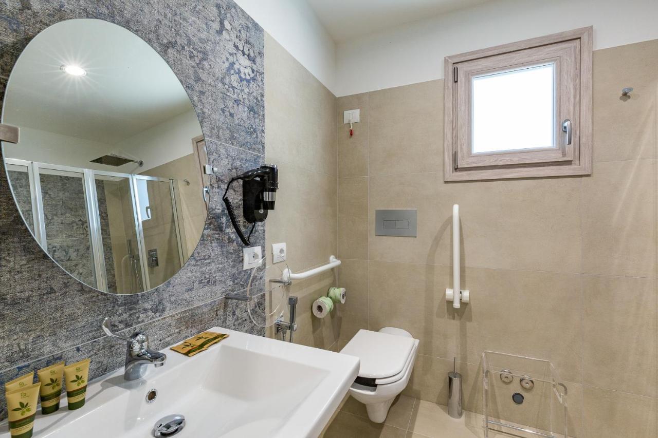Hotel Caramare カーラゴノネ エクステリア 写真
