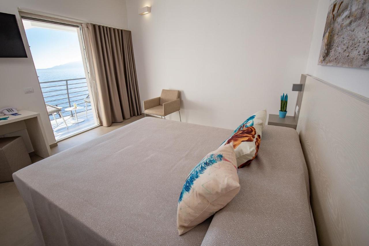 Hotel Caramare カーラゴノネ エクステリア 写真