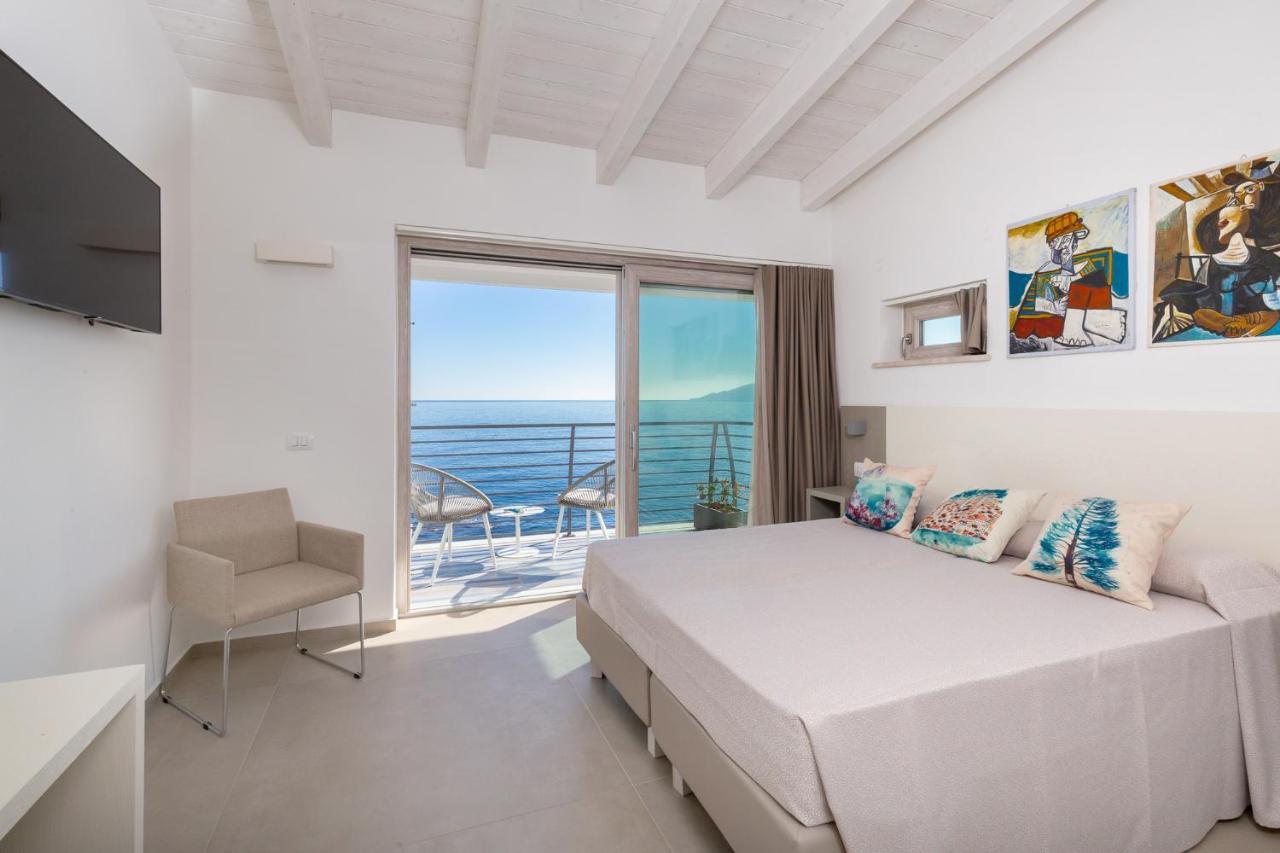 Hotel Caramare カーラゴノネ エクステリア 写真