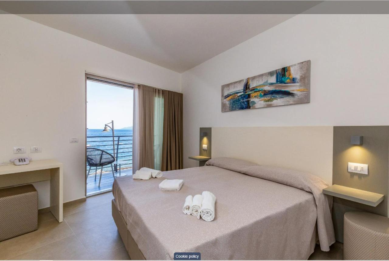 Hotel Caramare カーラゴノネ エクステリア 写真