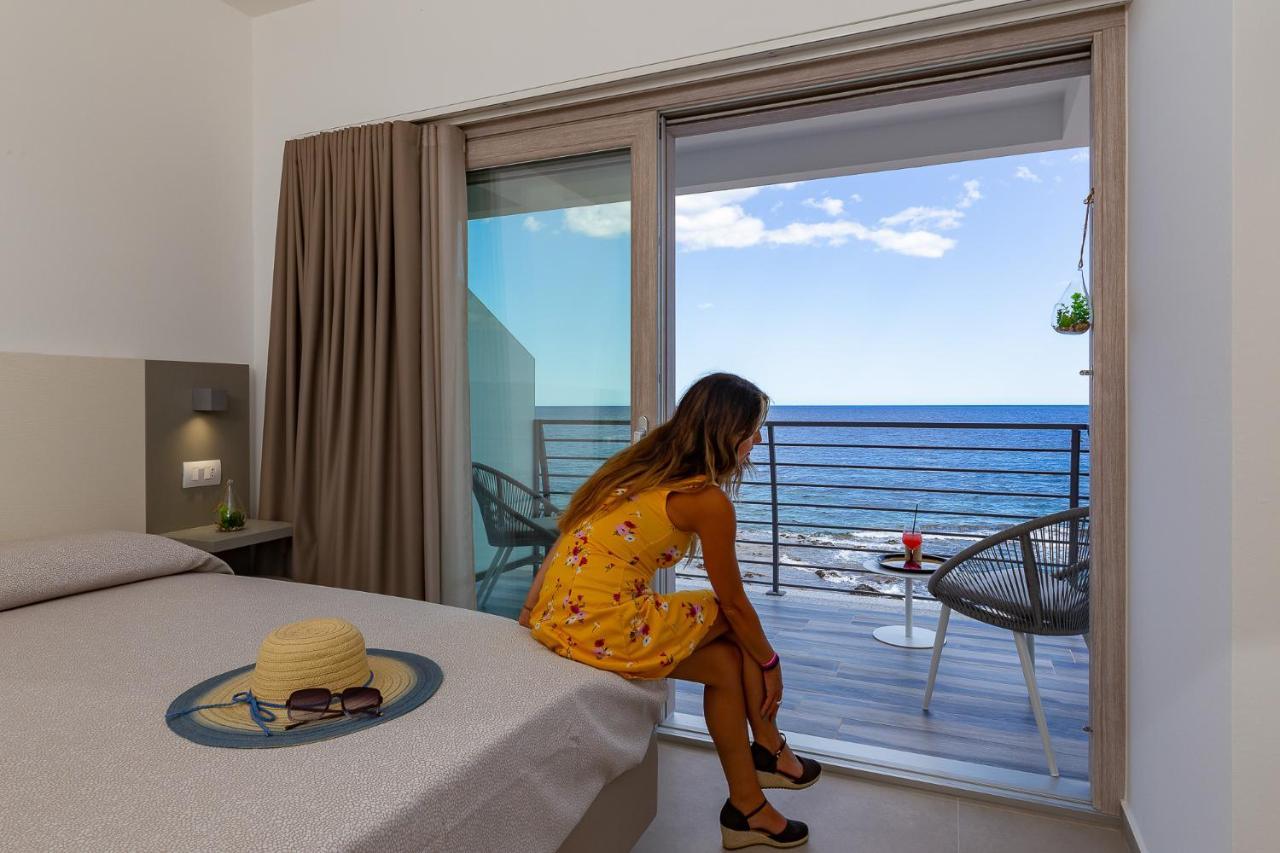 Hotel Caramare カーラゴノネ エクステリア 写真