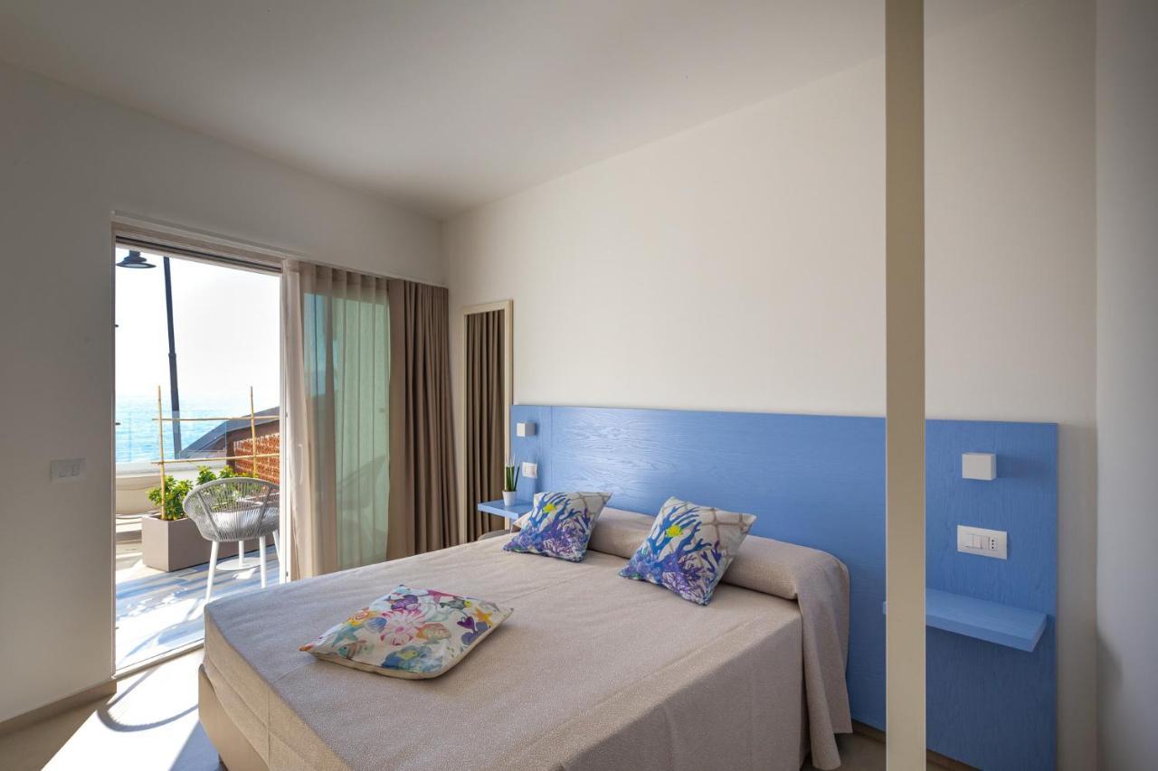 Hotel Caramare カーラゴノネ エクステリア 写真