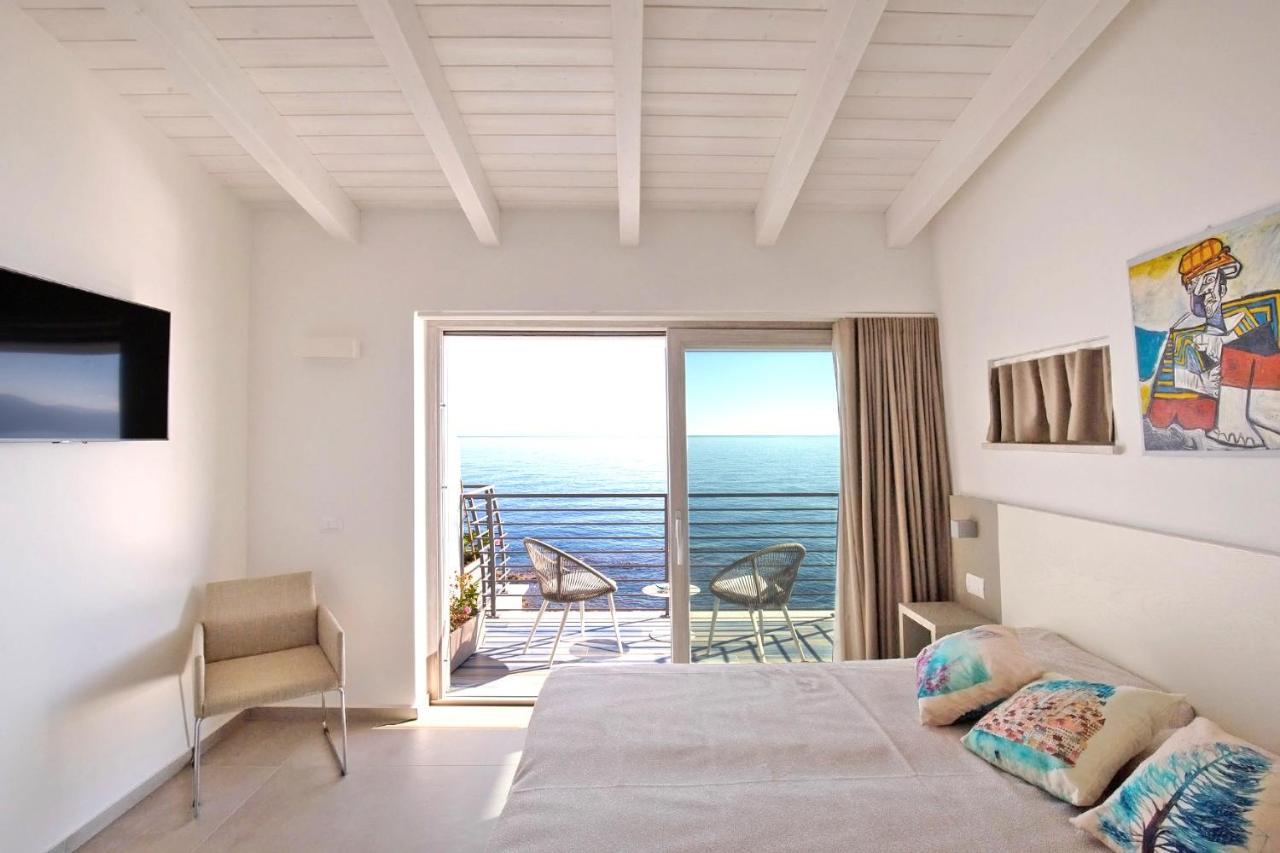 Hotel Caramare カーラゴノネ エクステリア 写真